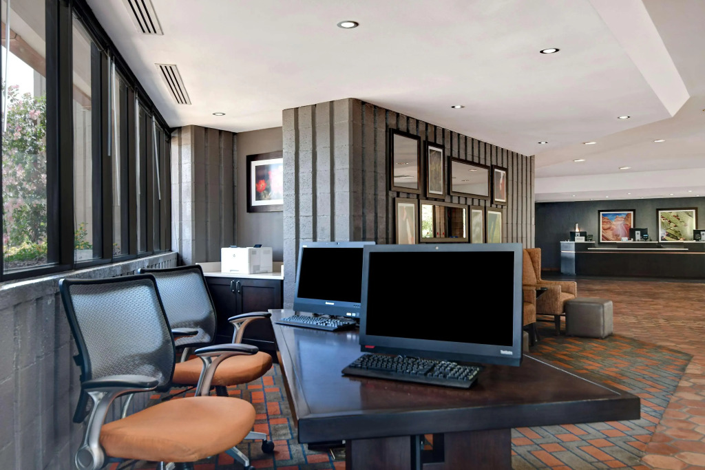 DoubleTree by Hilton Phoenix- Tempe