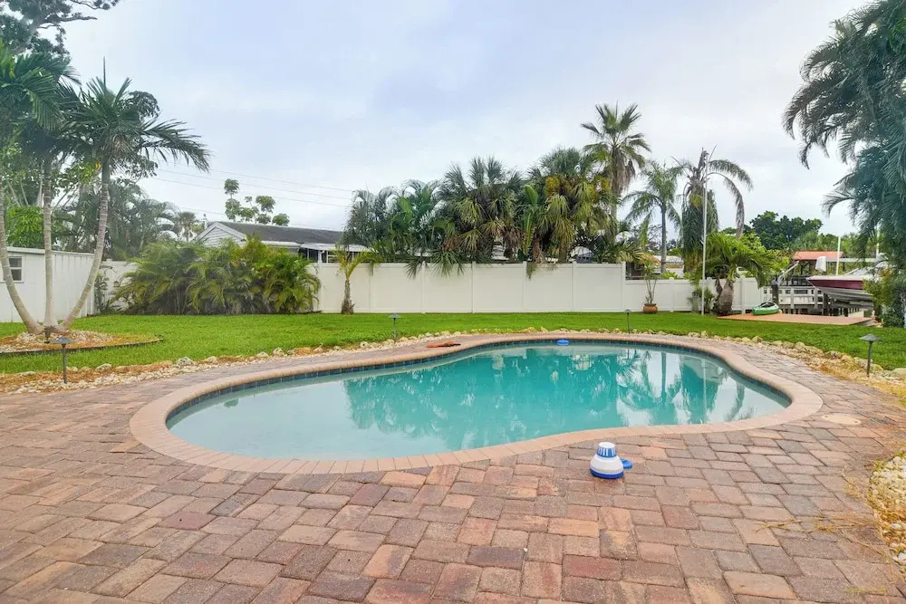 5 Mi to Dtwn: Pet-friendly Home in St Petersburg!