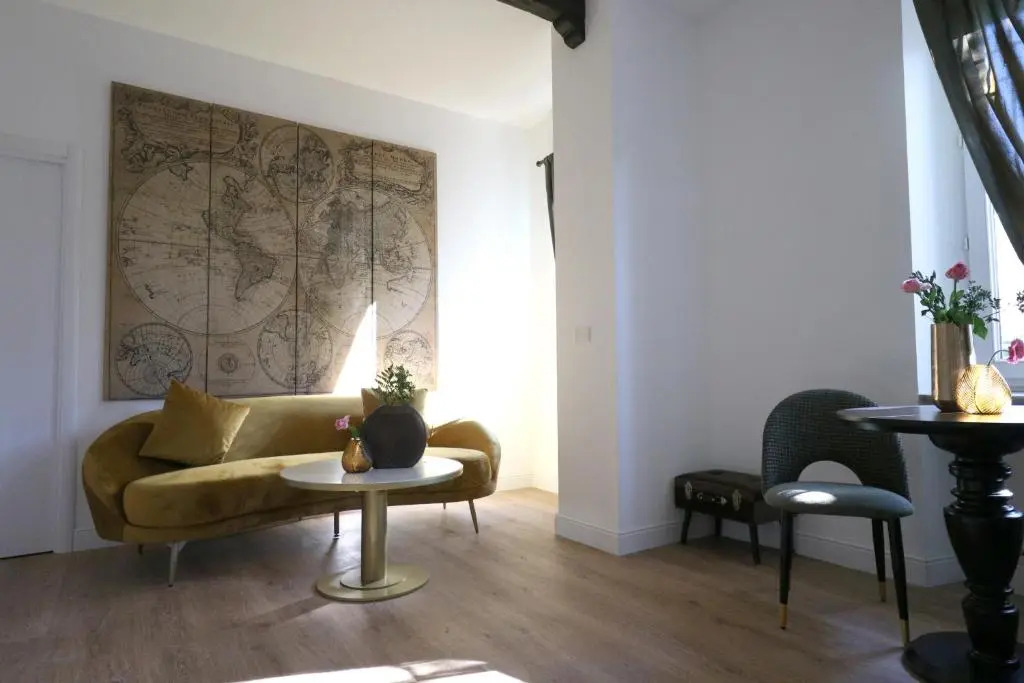 Domino Hotel