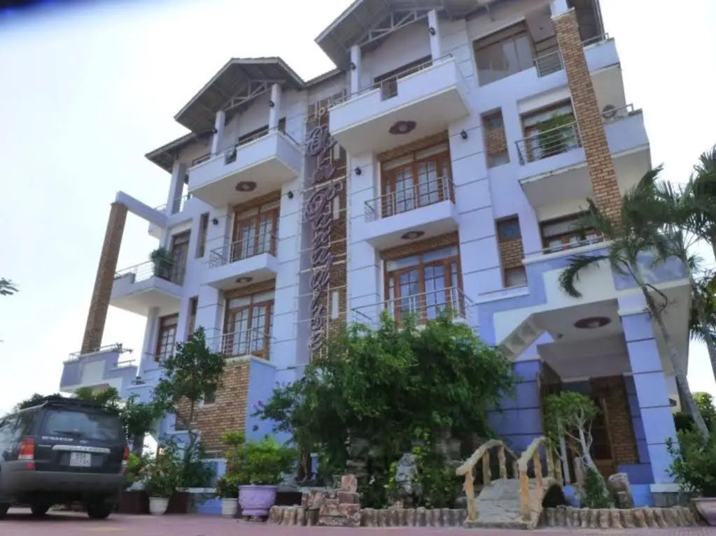 Tim Paradise Hotel