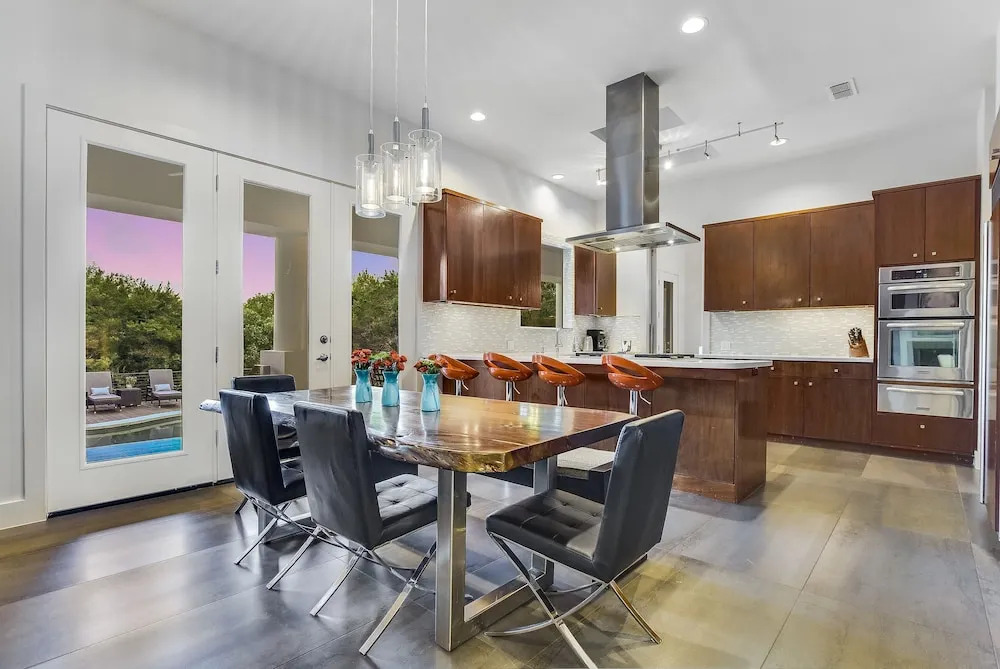 510 Austin - 5 Br Home
