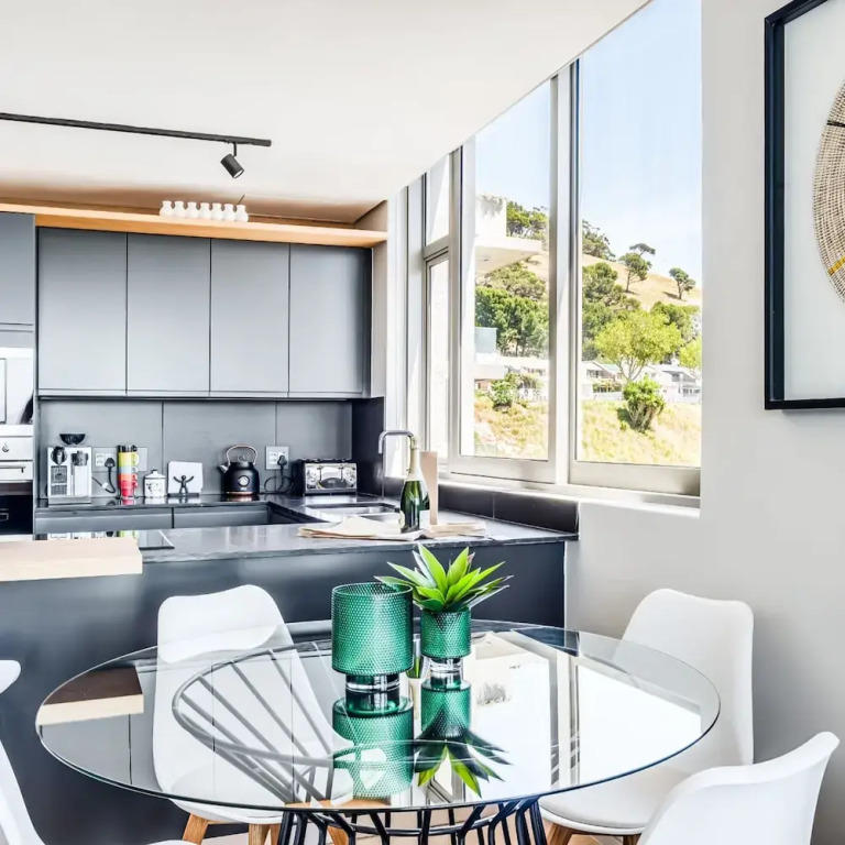 Deluxe Urban Retreat Summit on Quarter