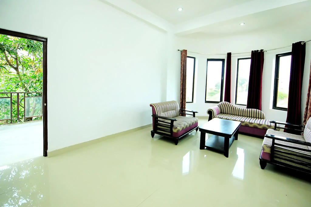 Rang Bhawan Inn- A Lake View Hotel