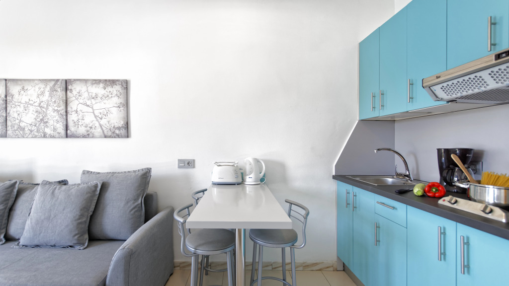Los Veleros Apartments