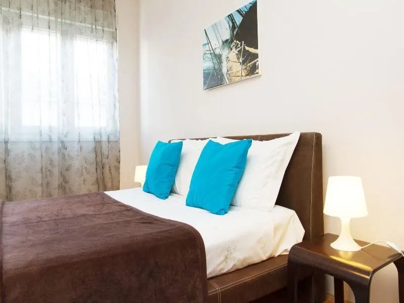 One Bedroom Apartment City Wave