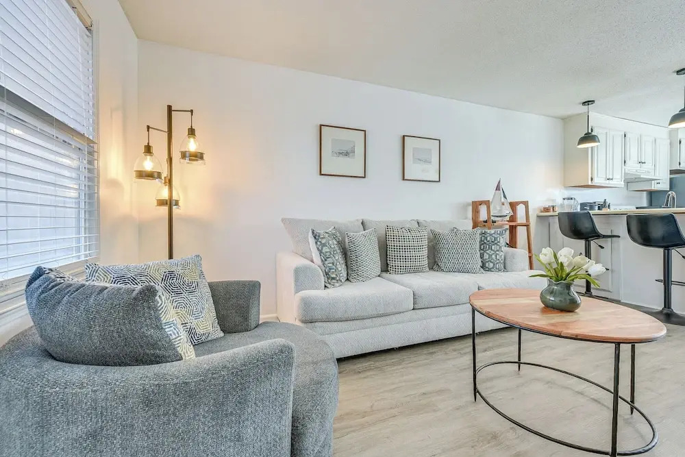 1 Mi to Beach: Cozy Grand Strand Townhome!