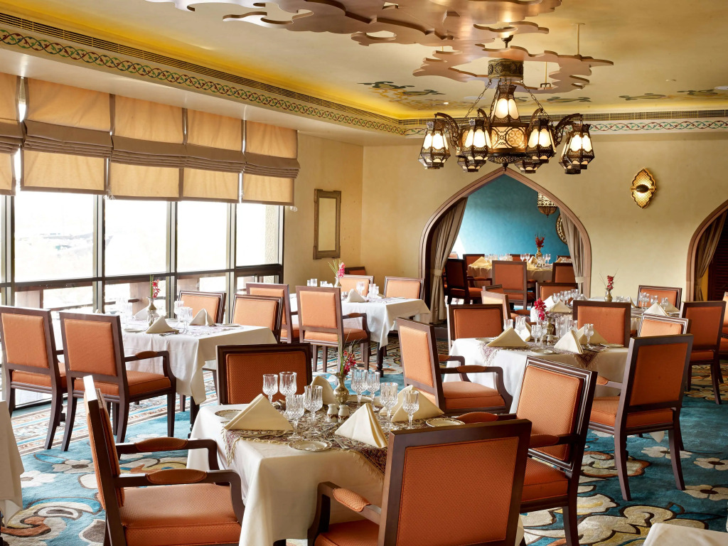Radisson Blu Hotel, Dubai Deira Creek