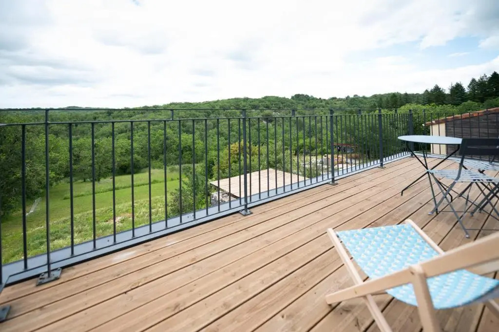 Lot en Dock 3 logements atypiques et écologiques en vallée de la Dordogne