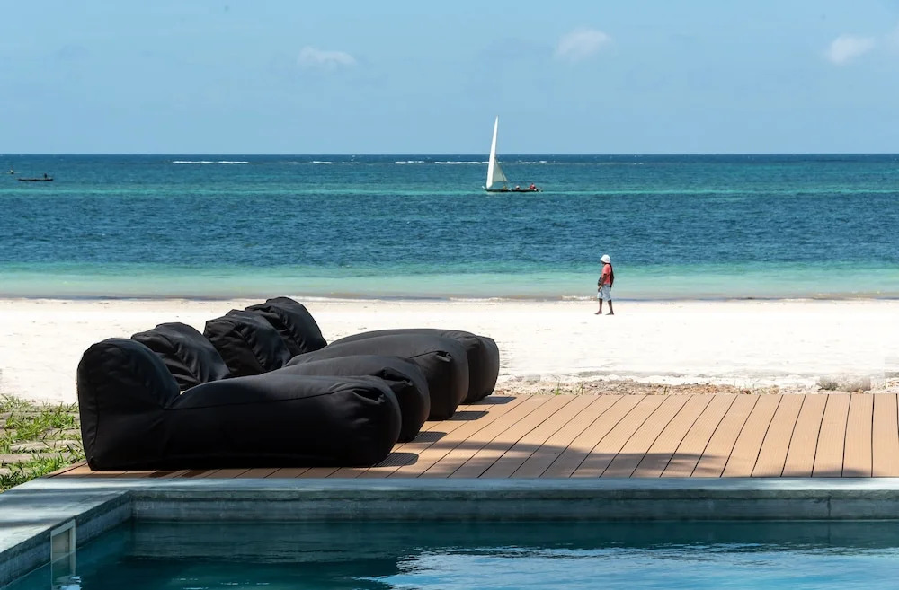 LalaGalu - Beachfront EcoCabins