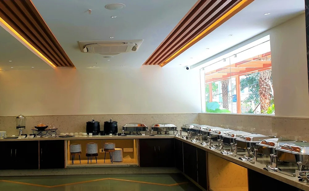Hotel Silver Cle Hitech City Madhapur