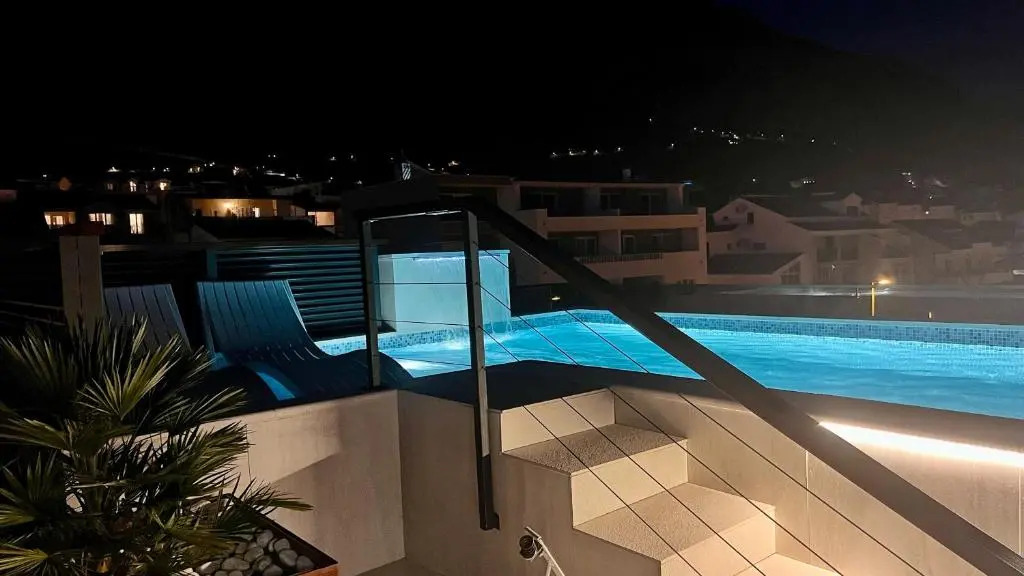 Skypool Suite 77 with private pool