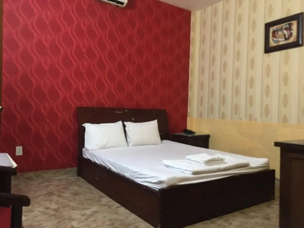 Aqua Long Son Hotel