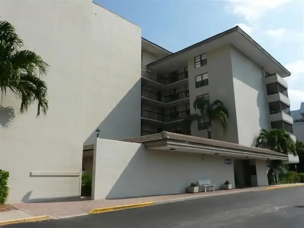 Condo Overlooking Clam Bay With Pool and Beach Access