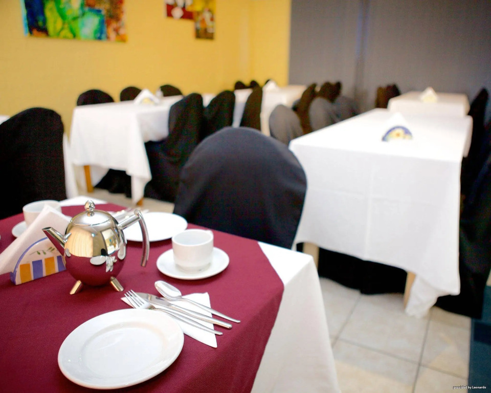 Kennedy Drive Boutique Motel & Nursery- Close To City Centre & Airport