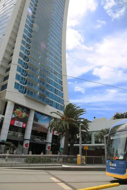 Pelicanstay Surfer Paradise Condo Hotel