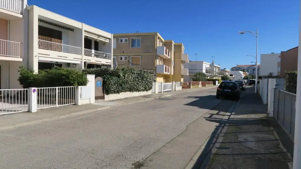 Appartement de standing avec belle terrasse 100m plages