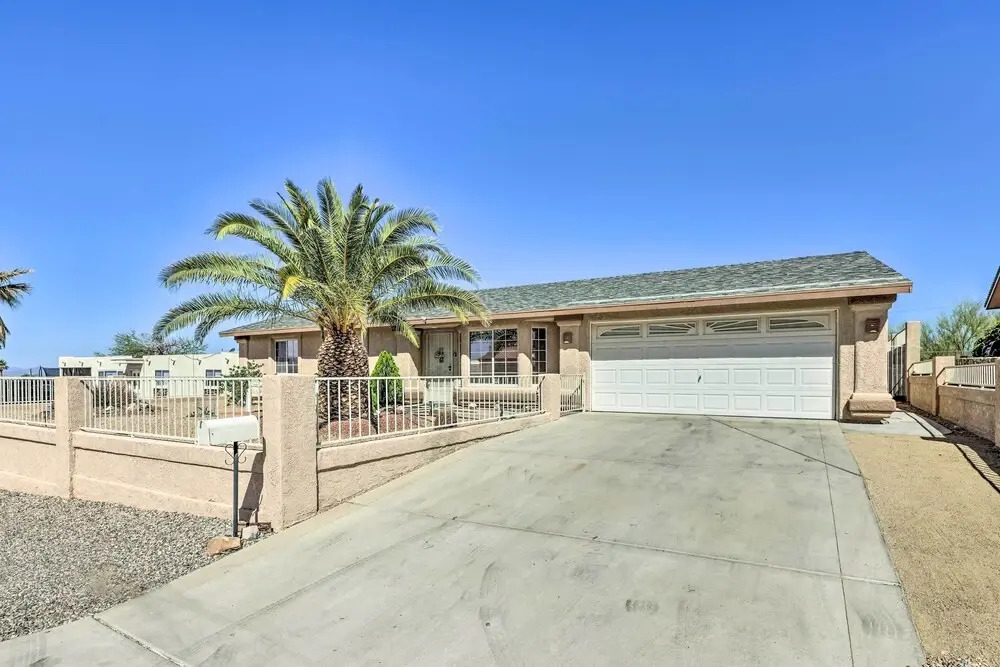 2 Mi to Lake Havasu: Peaceful Home w/ Pool & Views