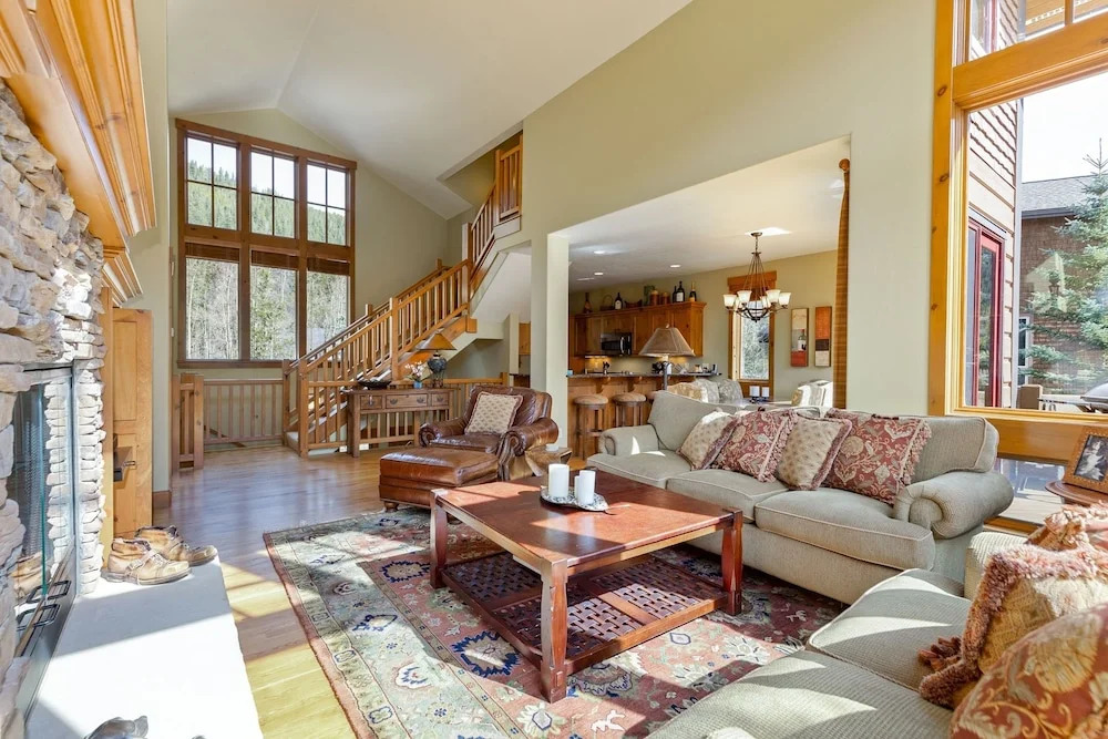 66 Thackwell Lane 4 Bedroom Townhouse by RedAwning