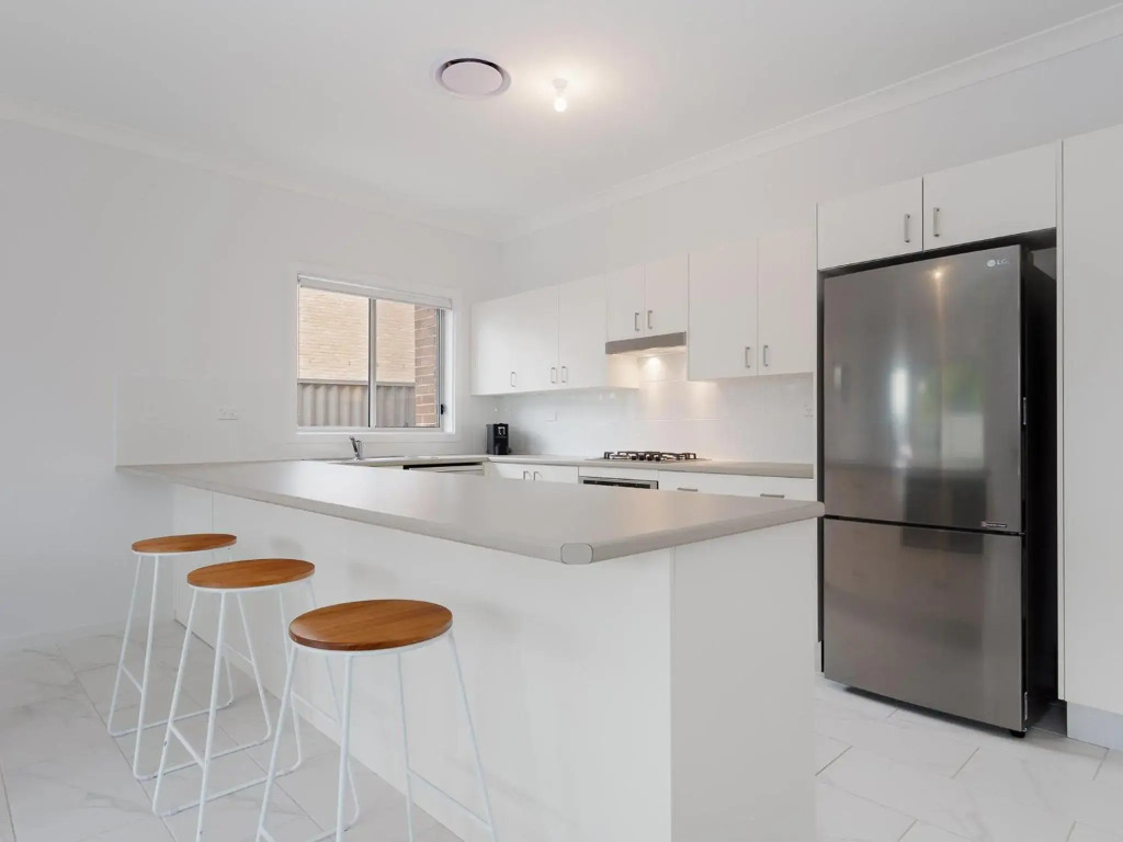 5b Bent Street large house with ducted air con foxtel and wifi