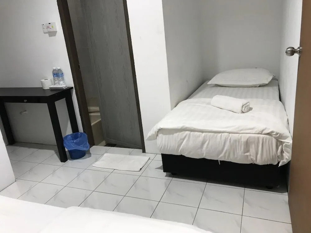 Kuching Transit Inn