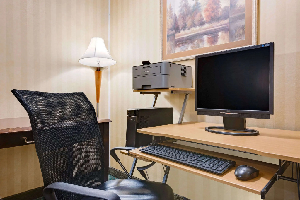 Ramada by Wyndham Cleveland Airport West