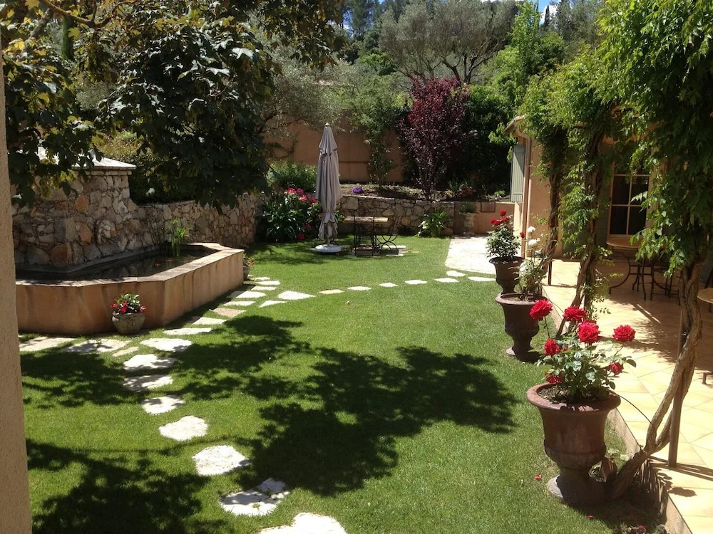 Villa Jas Fontaine by Villa Plus