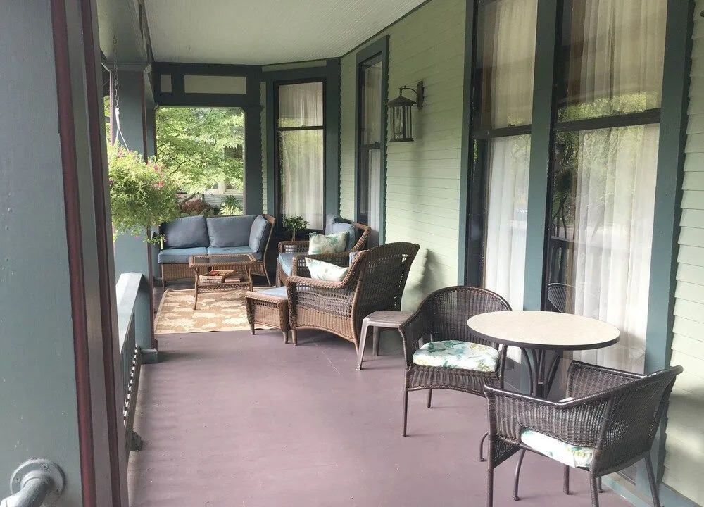 The Parsonage Inn LLC