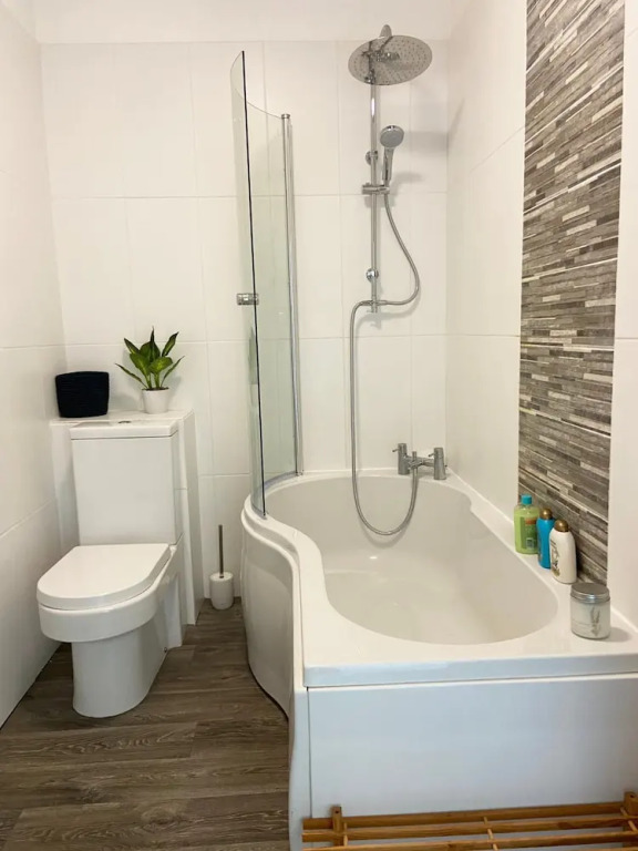 Spacious 2BD Flat With Stunning Views Folkestone
