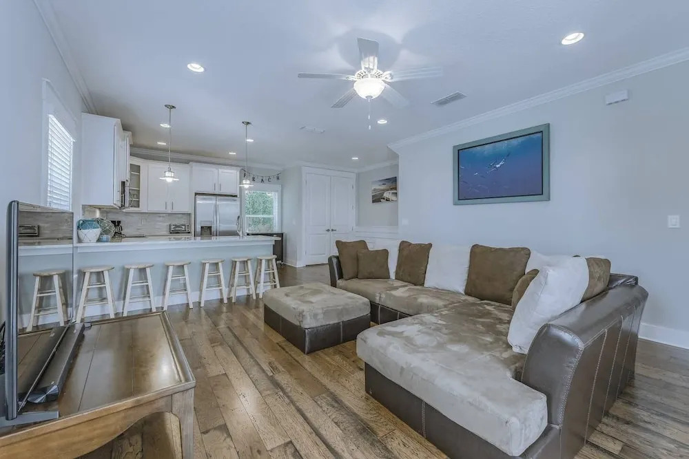 Oceanside Paradise - Ultra-modern Beach Townhouse