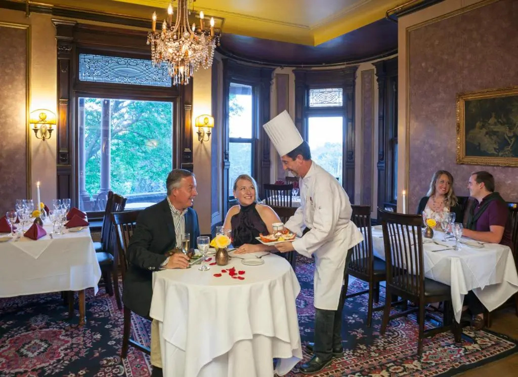 Henderson Castle Inn