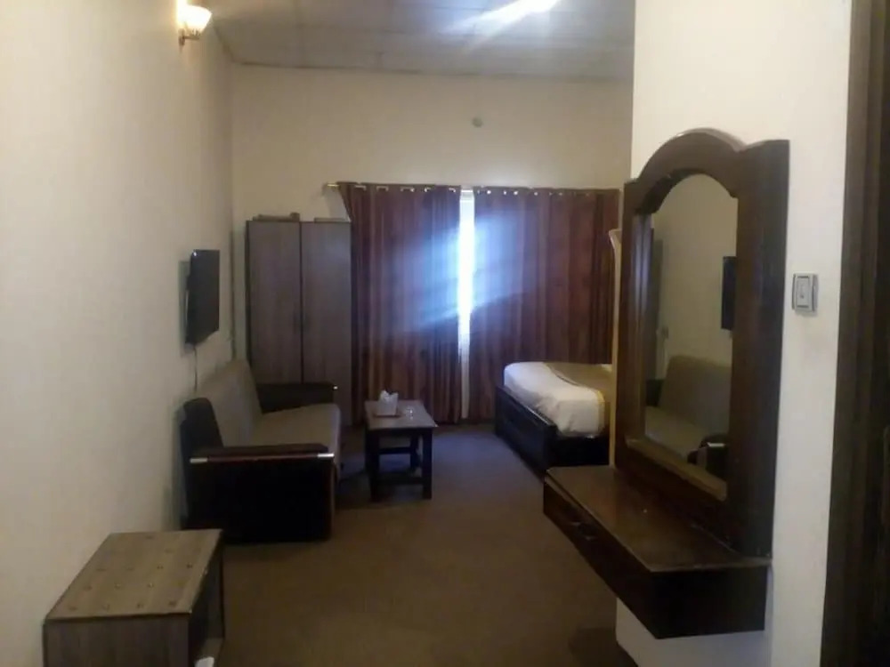 Lalazar Hotel