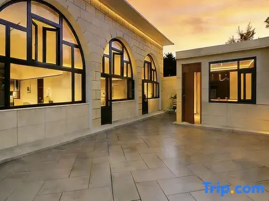 Lingshi Time Cave Homestay
