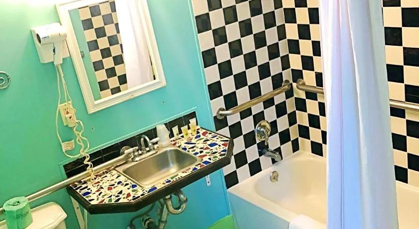 Creole Gardens Guesthouse and Inn