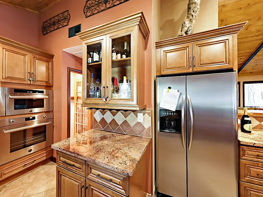1062 Glenwood Way - 4 Br Home