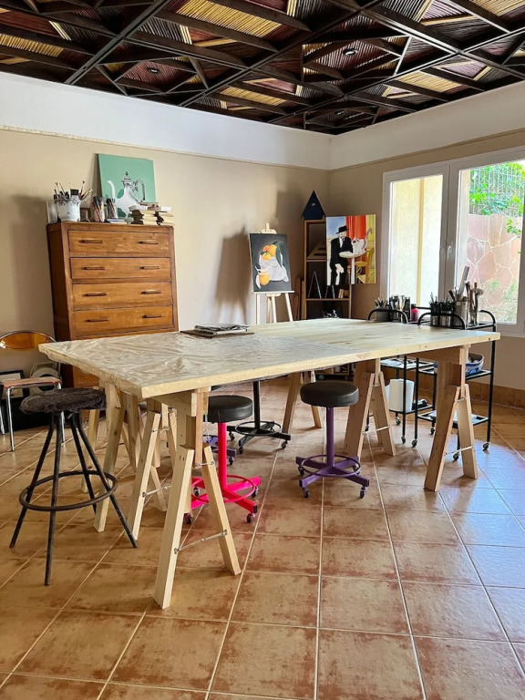 ART POiNT GUESTHOUSE