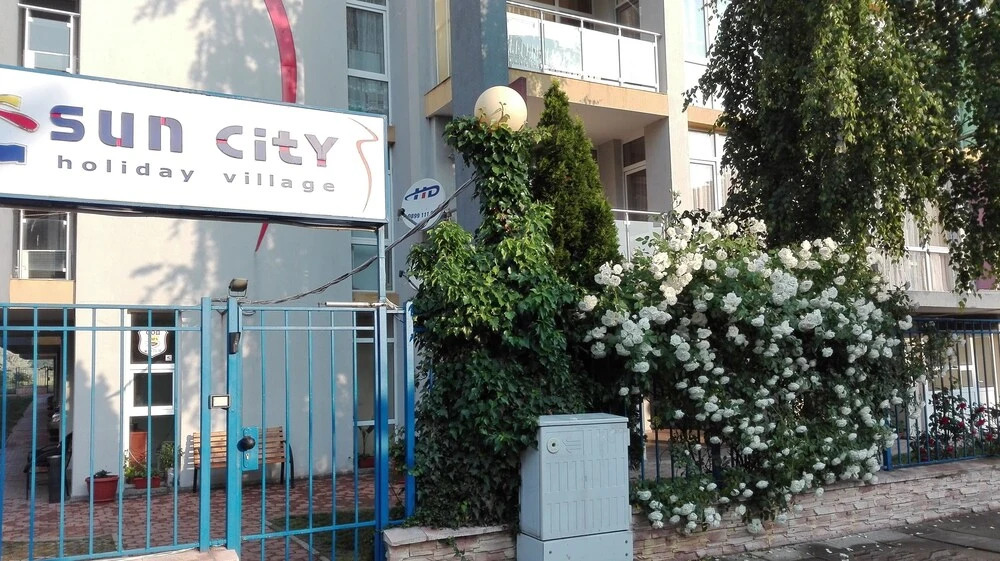 Sun City Apartments