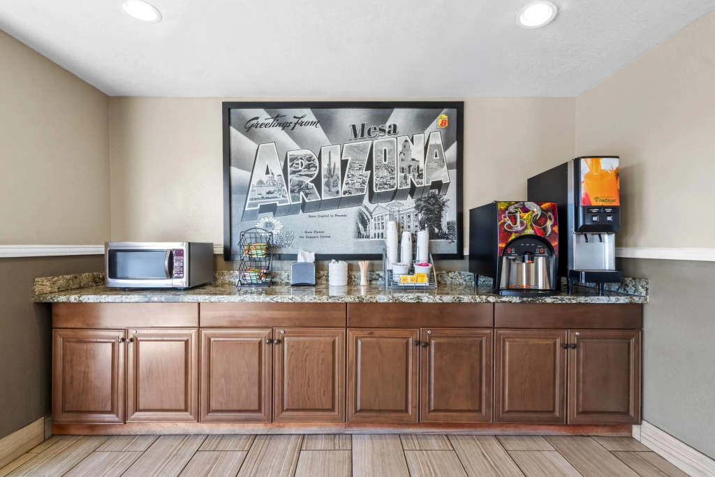Super 8 by Wyndham Mesa Gilbert