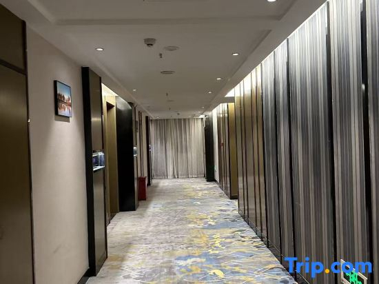Silver Star Rezen  Hotel (Hotan Night Market)