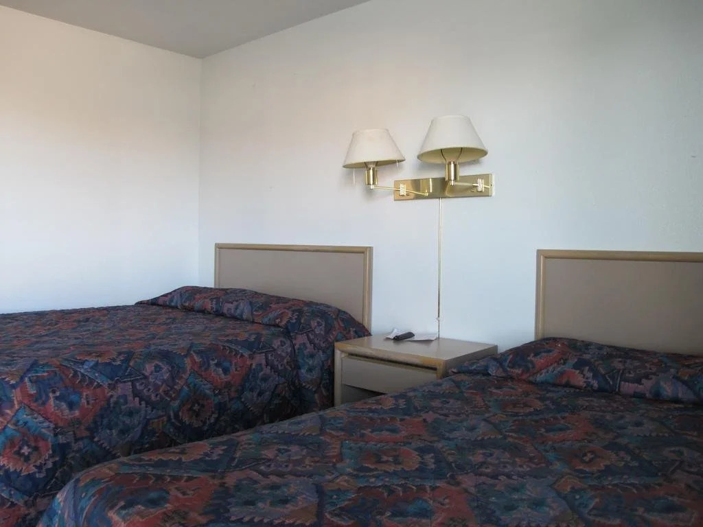 Economy Inn Ontario