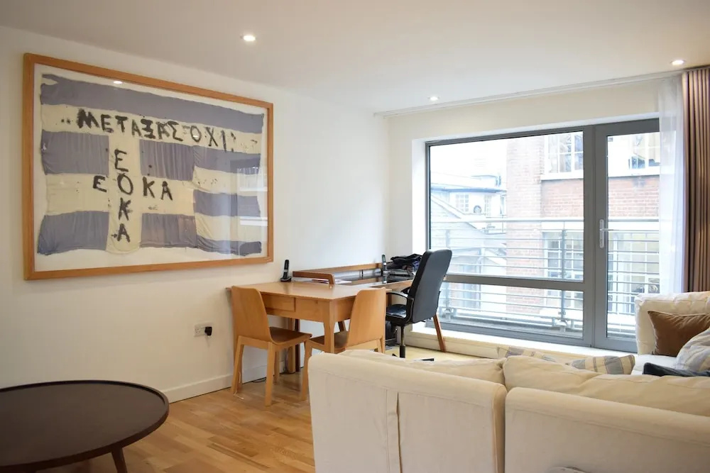 Modern 2 Bedroom Apartment In Old Street