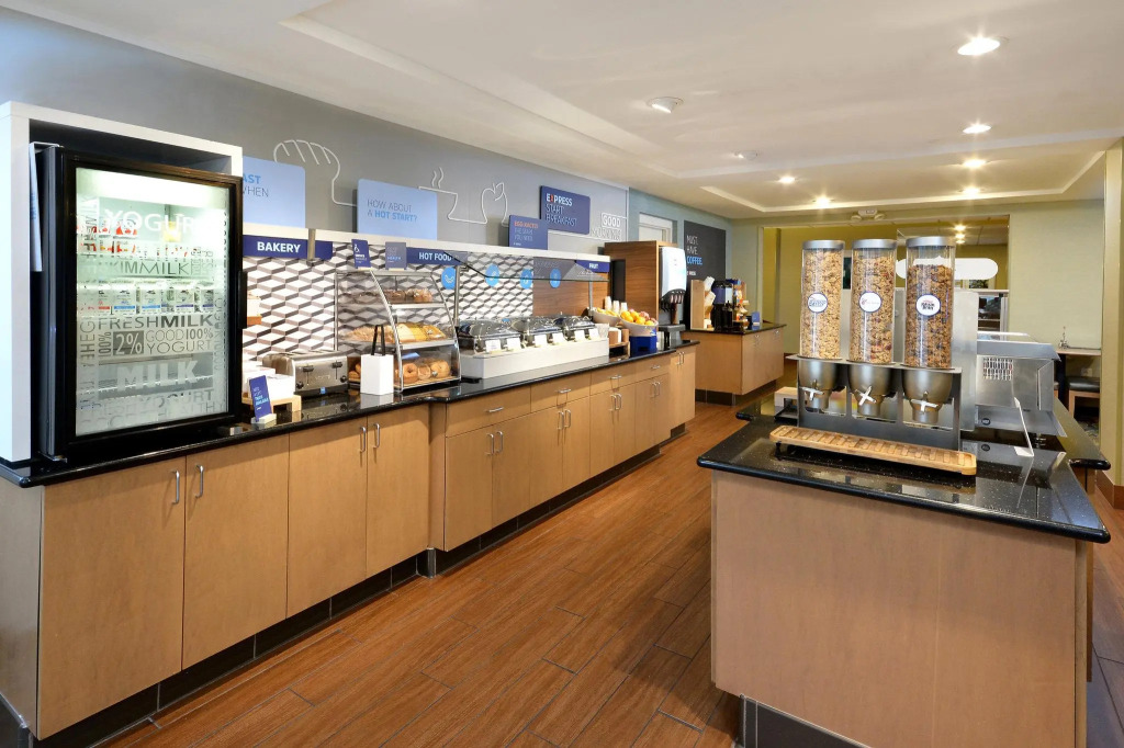 Holiday Inn Express & Suites High Point South by IHG