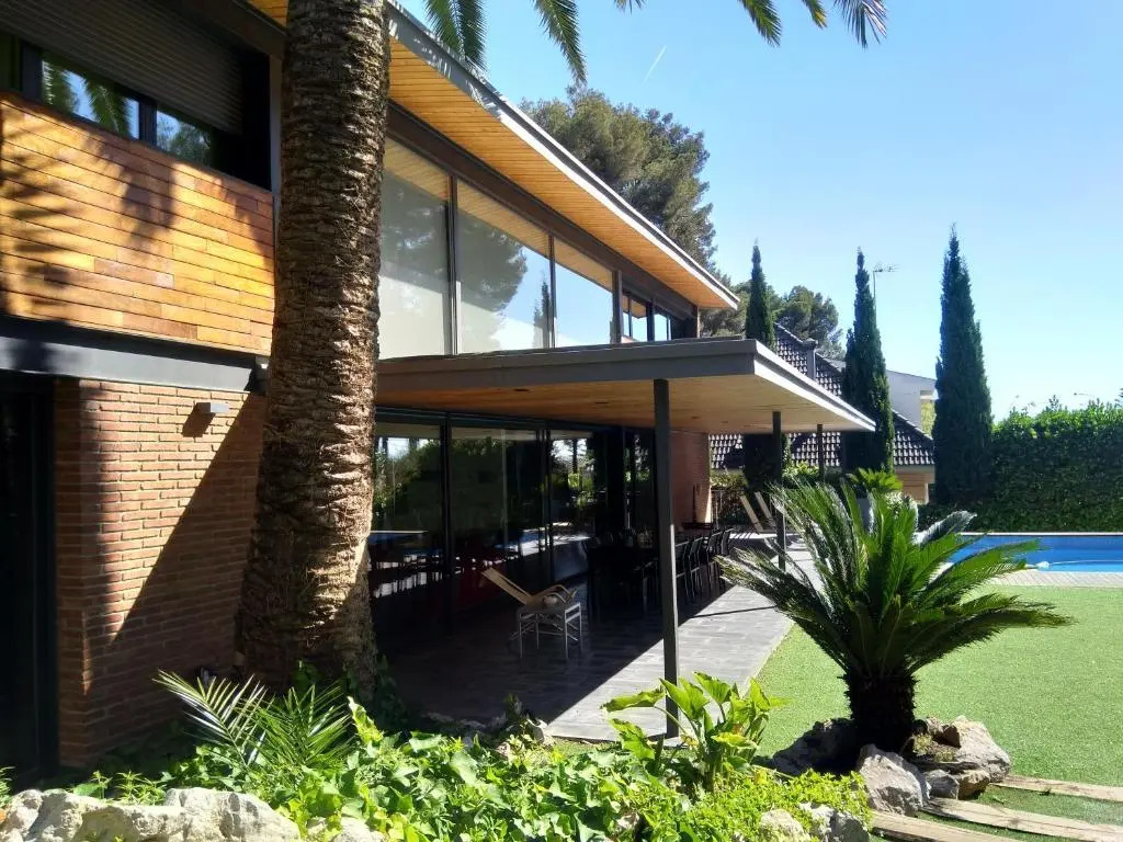 VILLA DEL BOSQUE