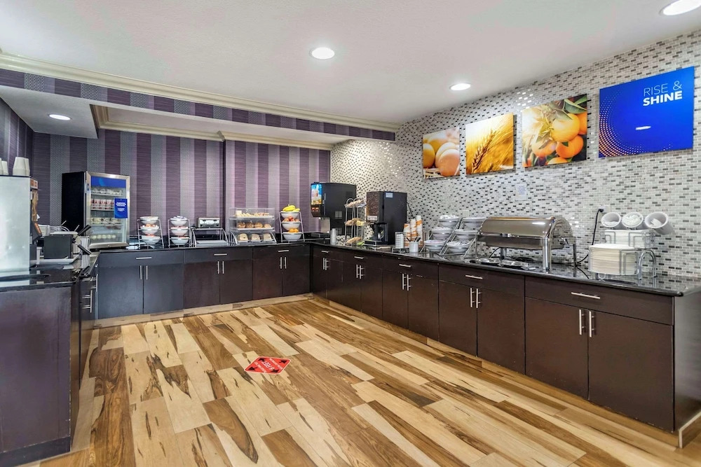 Comfort Inn Tulsa Midtown (Formerly Baymont Inns & Suites Tulsa)