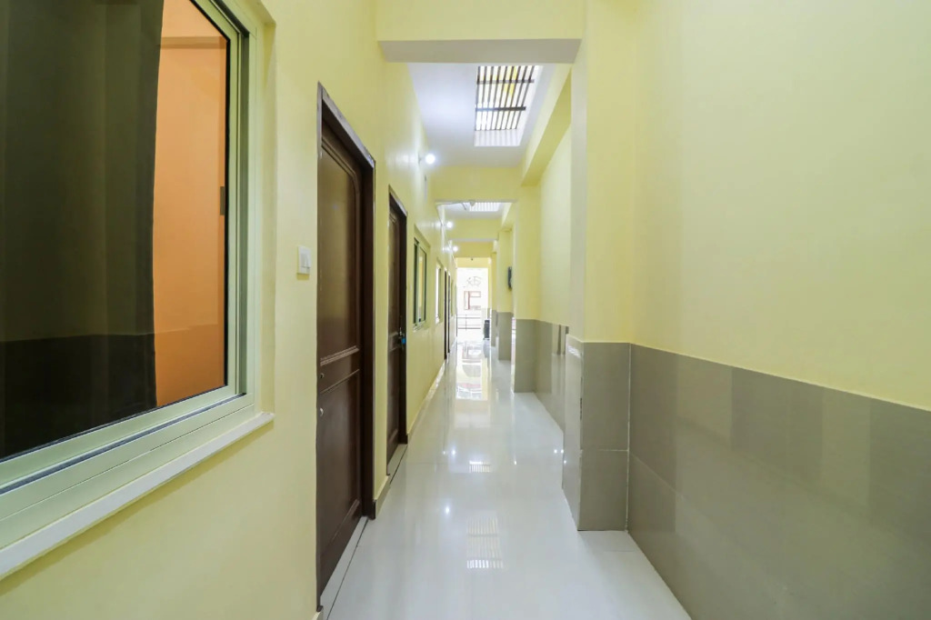 OYO 45428 MG Residency