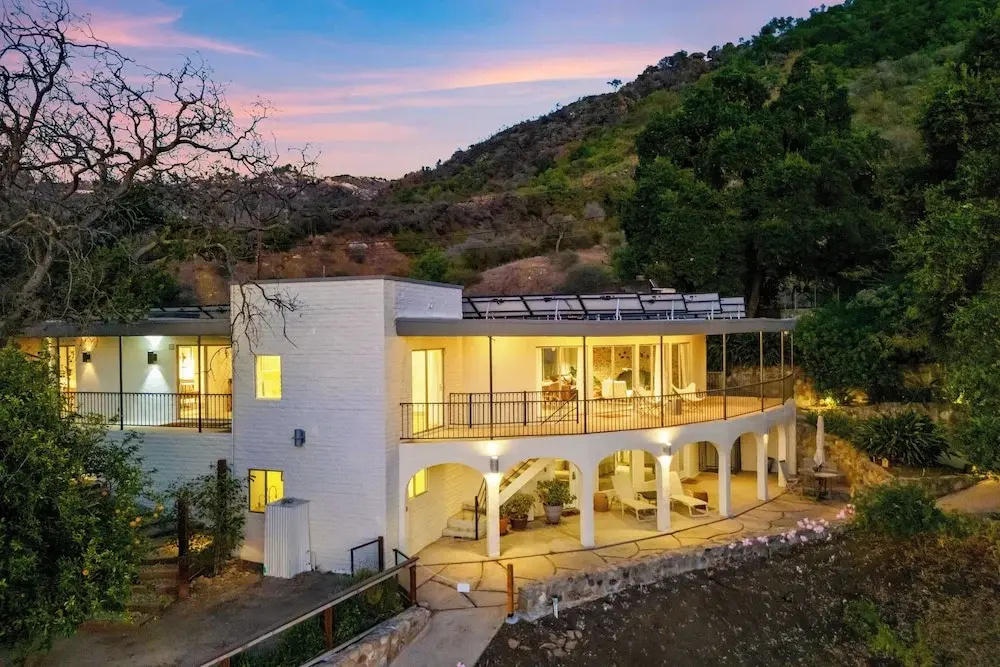 Malibu Hills Studio w/ Mountain Views + Near Beaches Cielo Nook by Avantstay