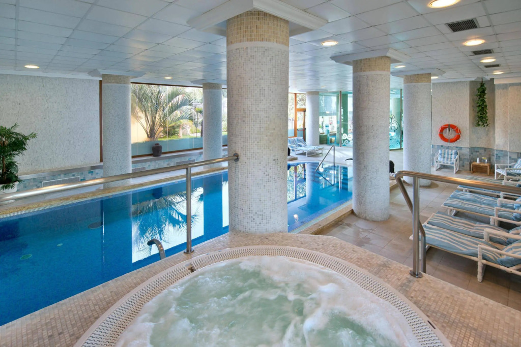 Отель IPV Palace & Spa