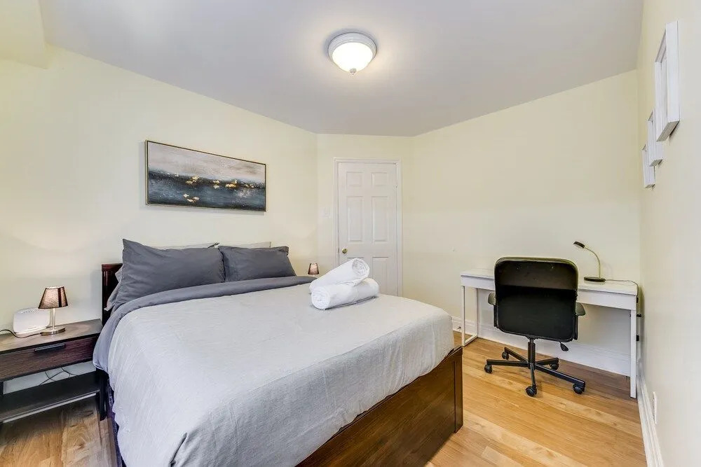 Newly Decorated 2BR Yorkville Home