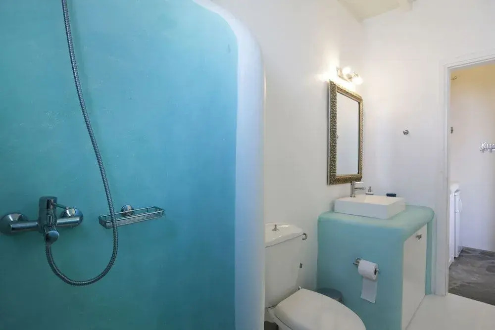 Gorgeous Studio Aqua Mare