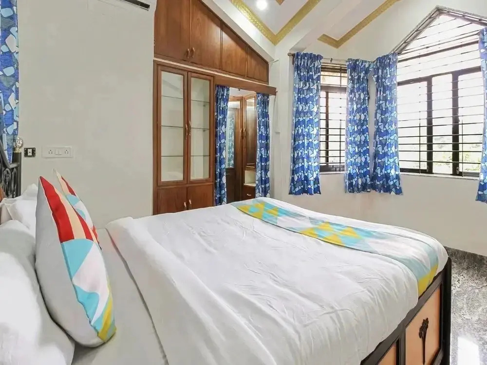 OYO 17269 Home Colorful 2BHK Nuvem