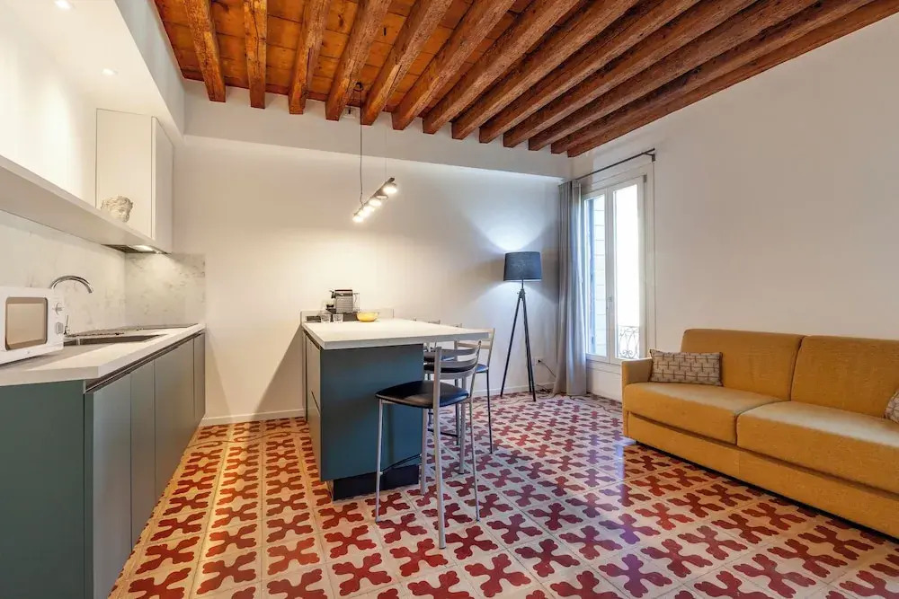 SAN LORENZO APARTMENTS 5054